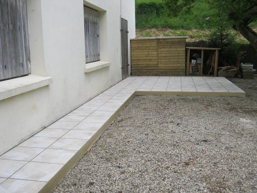 Terrace finished, gravel laid around it